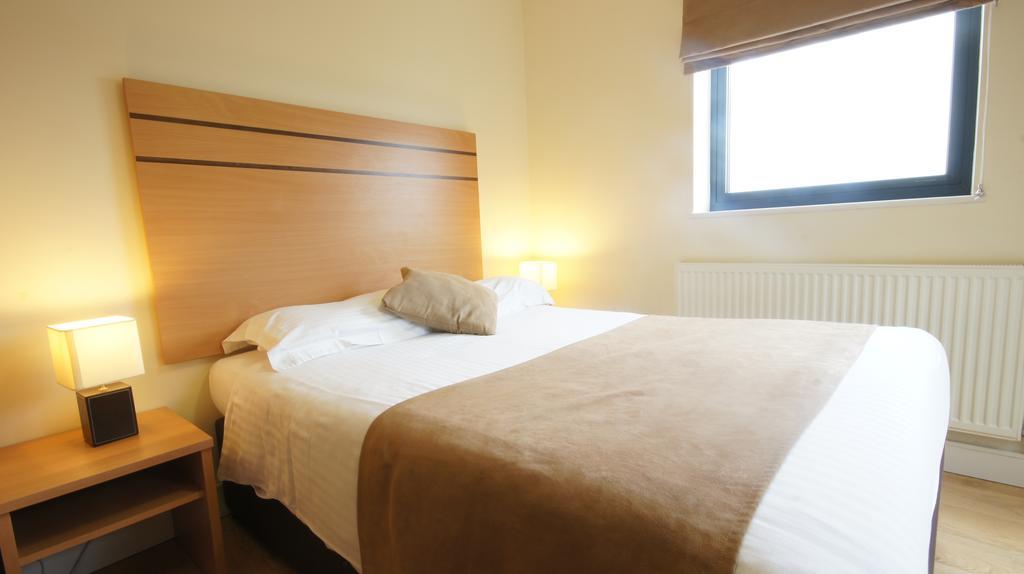 Lodge Drive Serviced Apartments Enfield Exterior photo