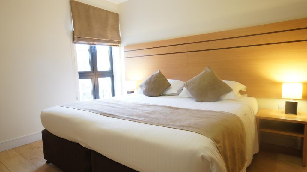Lodge Drive Serviced Apartments Enfield Exterior photo