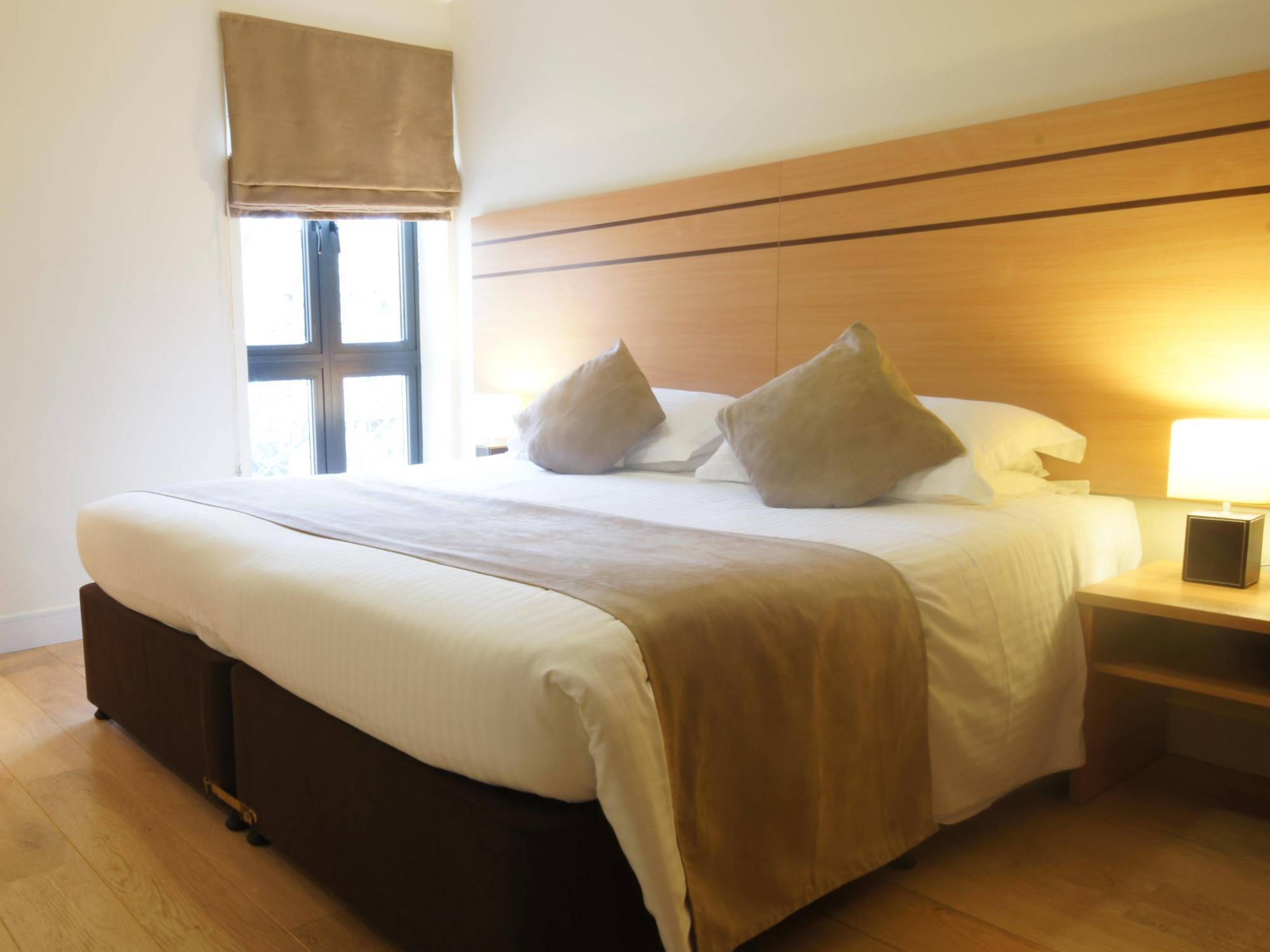 Lodge Drive Serviced Apartments Enfield Exterior photo