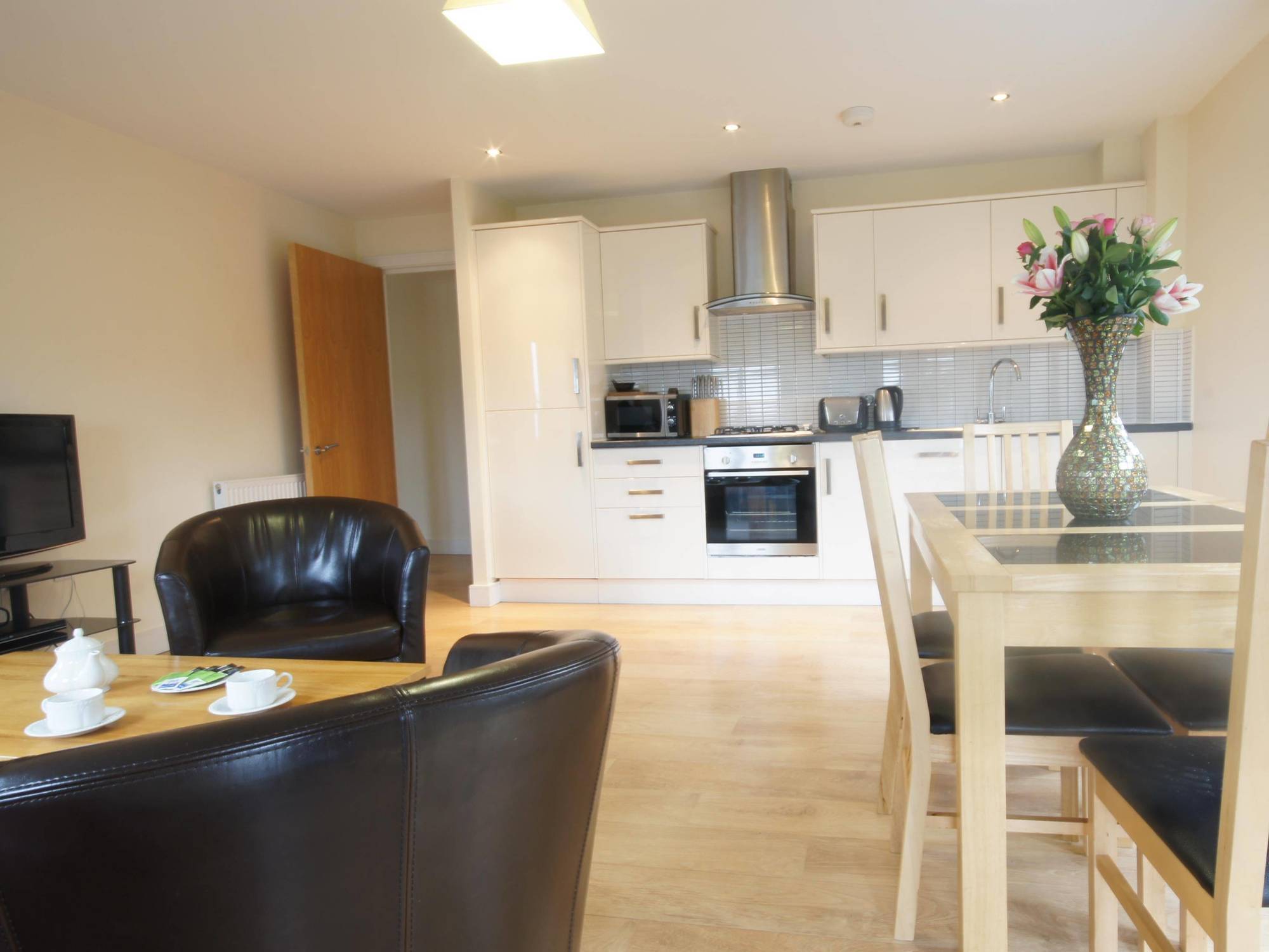 Lodge Drive Serviced Apartments Enfield Exterior photo