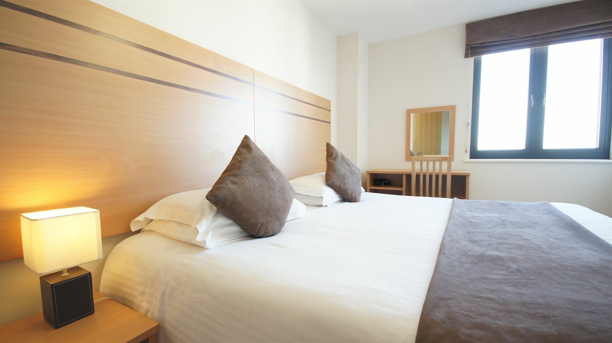 Lodge Drive Serviced Apartments Enfield Exterior photo